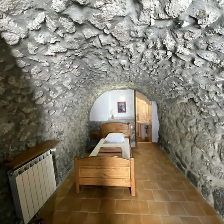 Maison Des Cevennes 招待所 3*