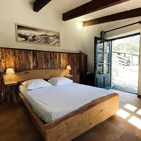 Maison Des Cevennes 招待所 3*